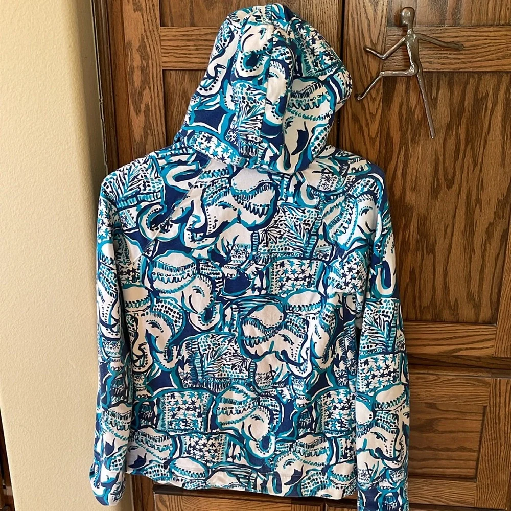 Lilly Pulitzer Luxletic Hooded Skipper Popover in Keep On Truckin Elephant XS - Picture 7 of 11